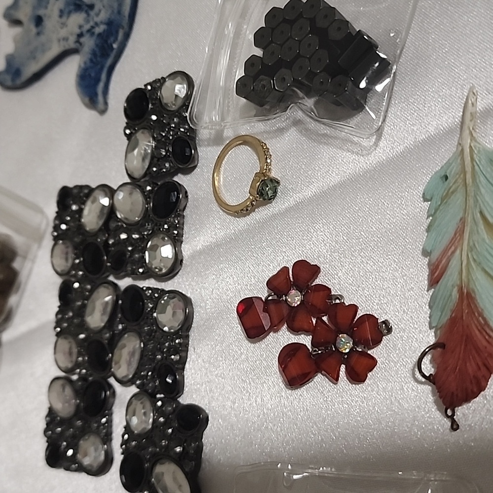 Crafters Fun Lot - Picture 5 of 12